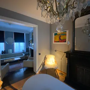 Artist's Loft & Garden Bed & Breakfast
